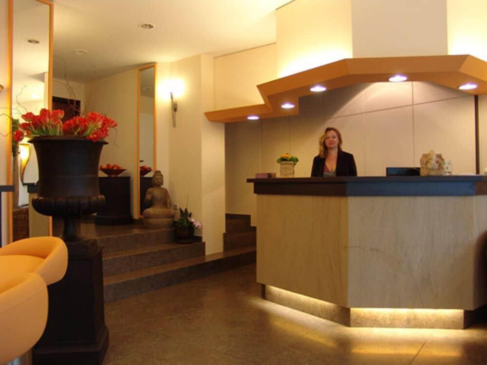Hotel Cascade Superior Дюссельдорф Экстерьер фото